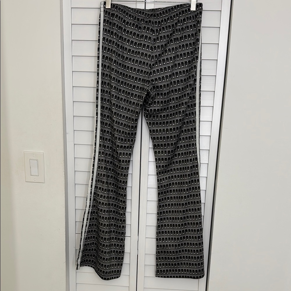 Adidas Black and White Casual Flared Bottoms - Picture 4 of 5
